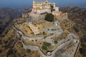Kumbalgarh Fort: 500 ਸਾਲ ਪੁਰਾਣਾ ਹੈ ਇਹ ਕਿਲ੍ਹਾ, ਚੀਨ ਤੋਂ ਬਾਅਦ ਸਭ ਤੋਂ ਲੰਬੀ ਹੈ ਇਥੋਂ ਦੀ ਕੰਧ