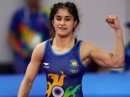 ਦਿੱਲੀ ਏਅਰਪੋਰਟ ਪਹੁੰਚੀ  Vinesh Phogat, ਢੋਲ ਨਾਲ ਹੋਇਆ ਸਵਾਗਤ