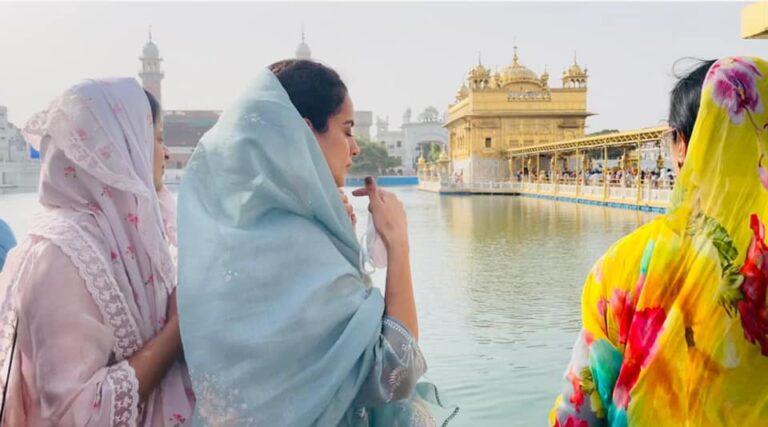 ਕਿਸਾਨ ਅੰਦੋਲਨ ਖਿਲਾਫ਼ ਟਵੀਟ ਕਰਕੇ ਸੁਰਖੀਆਂ ਵਿਚ ਰਹਿਣ ਵਾਲੀ ਕੰਗਣਾ ਰਣੌਤ ਦਰਬਾਰ ਸਾਹਿਬ ਹੋਈ ਨਤਮਸਤਕ