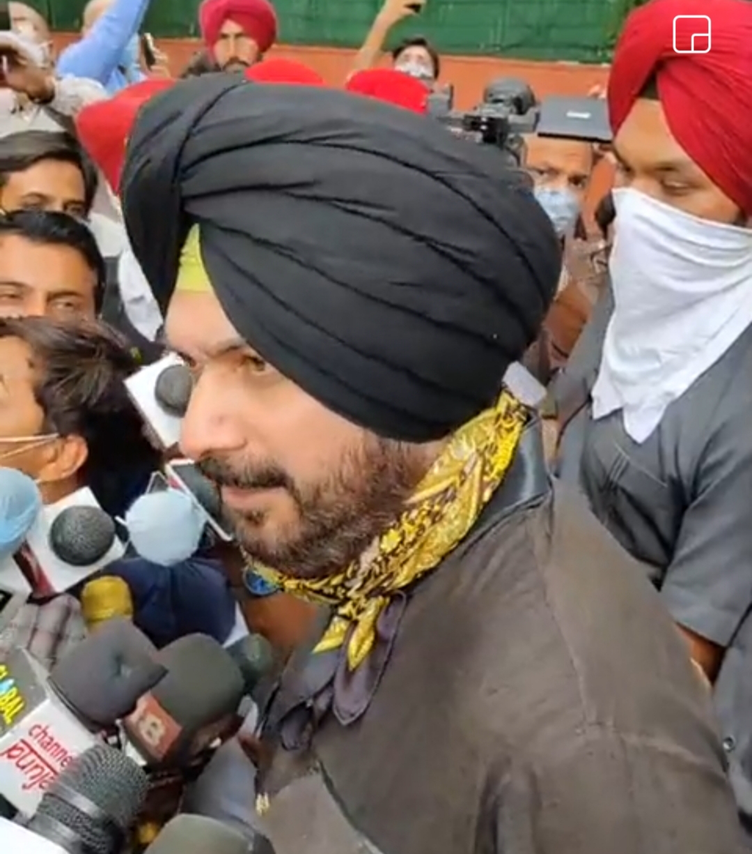 ਹਾਈ ਕਮਾਂਡ ਵੱਲੋਂ ਬਣਾਈ ਕਮੇਟੀ ਸਾਹਮਣੇ ਪੇਸ਼ ਹੋਣ ਤੋਂ ਬਾਅਦ ਵੀ ਸਿੱਧੂ ਉਹੀ ਤੇਵਰ, ਦੇਖੋ ਕੀ ਬੋਲੇ