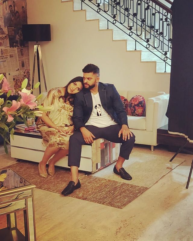 Suresh Raina ਦਾ ਇਹ ਮਹਿਲ ਵਰਗਾ ਘਰ ਬਹੁਤ ਆਲੀਸ਼ਾਨ ਹੈ, ਕੀਮਤ ਜਾਣ ਕੇ ਤੁਸੀਂ ਹੈਰਾਨ ਹੋਵੋਗੇ