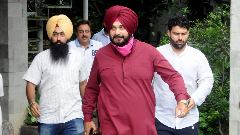 ਨਵਜੋਤ ਸਿੰਘ ਸਿੱਧੂ 4 ਜ਼ਿਲ੍ਹਿਆਂ ਦੇ ਵਰਕਰਾਂ ਅਤੇ ਲੀਡਰਾਂ ਨਾਲ ਕਰ ਰਹੇ ਮੀਟਿੰਗ