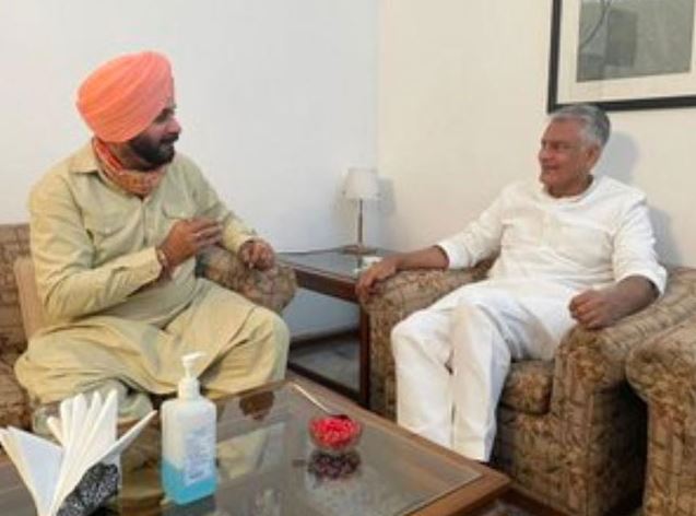 ਸਿੱਧੂ ਨੇ ਕਾਂਗਰਸ ਦੇ ਸੀਨੀਅਰ ਨੇਤਾਵਾਂ ਨਾਲ ਮੁਲਾਕਾਤਾਂ ਦੀਆਂ ਤਸਵੀਰਾਂ ਸਾਂਝੀਆਂ ਕੀਤੀਆਂ