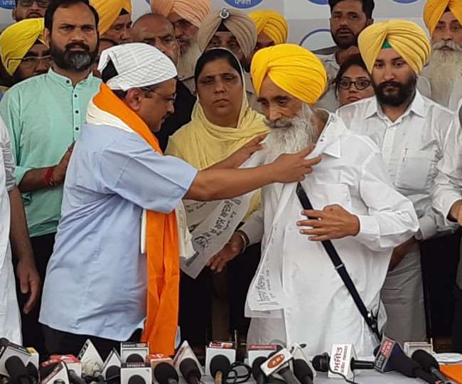 ਸਾਬਕਾ ਅਕਾਲੀ ਮੰਤਰੀ ਜਥੇਦਾਰ ਸੇਵਾ ਸਿੰਘ ਸੇਖਵਾਂ ਆਮ ਆਦਮੀ ਪਾਰਟੀ ਵਿਚ ਸ਼ਾਮਲ
