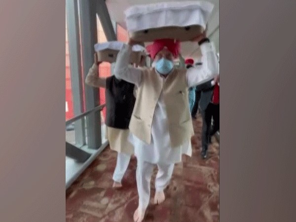 ਸ੍ਰੀ ਗੁਰੂ ਗ੍ਰੰਥ ਸਾਹਿਬ ਦੇ ਤਿੰਨ ਸਰੂਪ ਕਾਬੁਲ ਤੋਂ ਦਿੱਲੀ ਲਿਆਂਦੇ