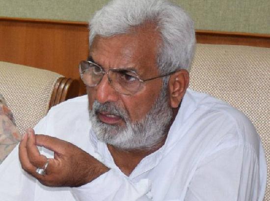 ਕਿਸਾਨਾਂ ਵੱਲੋਂ ਸਾਬਕਾ ਸਿਹਤ ਮੰਤਰੀ ਸੁਰਜੀਤ ਕੁਮਾਰ ਜਿਆਣੀ ਦਾ ਘਿਰਾਓ