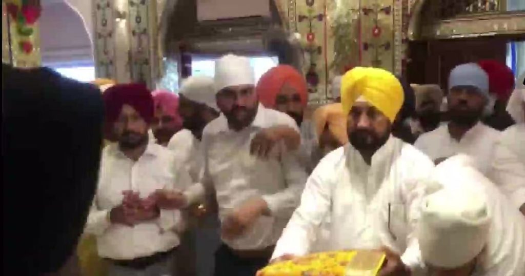ਮੁੱਖ ਮੰਤਰੀ ਚਰਨਜੀਤ ਸਿੰਘ ਚੰਨੀ ਨੇ ਸੱਚਖੰਡ ਸ੍ਰੀ ਹਰਿਮੰਦਰ ਸਾਹਿਬ ਵਿਖੇ ਮੱਥਾ ਟੇਕਿਆ