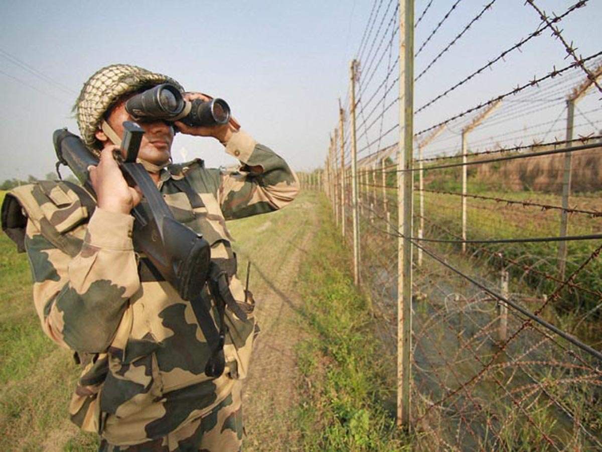 ਸਰਹੱਦ ‘ਤੇ ਦਿਖਾਈ ਦਿੱਤਾ ਡਰੋਨ, BSF ਨੇ ਦਾਗੀਆਂ ਗੋਲੀਆਂ