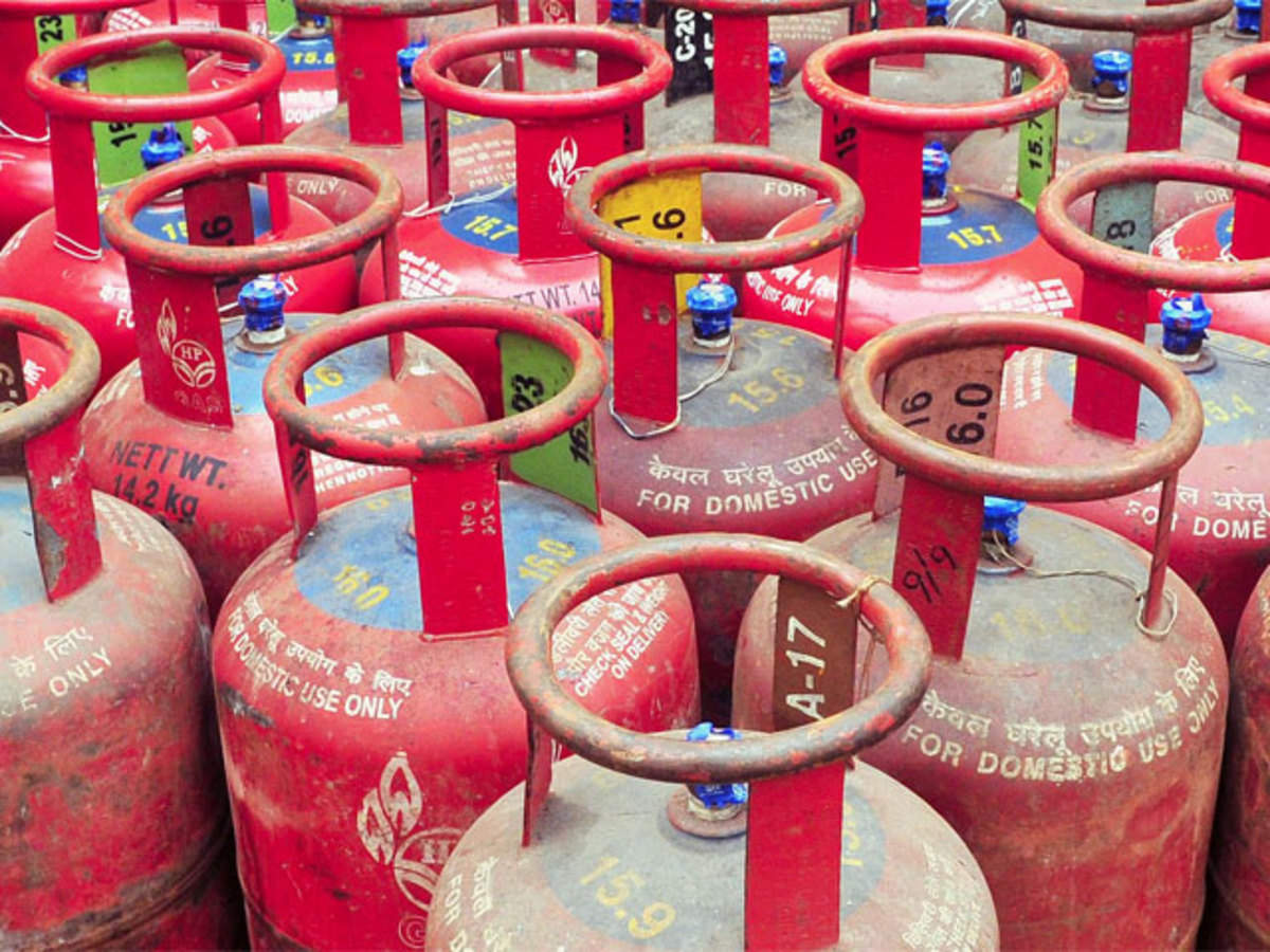 ਲਗਾਤਾਰ ਦੂਜੇ ਮਹੀਨੇ LPG ‘ਤੇ ਵੱਡੀ ਰਾਹਤ: 171 ਰੁਪਏ ਘਟੀ ਕਮਰਸ਼ੀਅਲ ਸਿਲੰਡਰ ਦੀ ਕੀਮਤ, ਜਾਣੋ ਨਵੇਂ ਰੇਟ