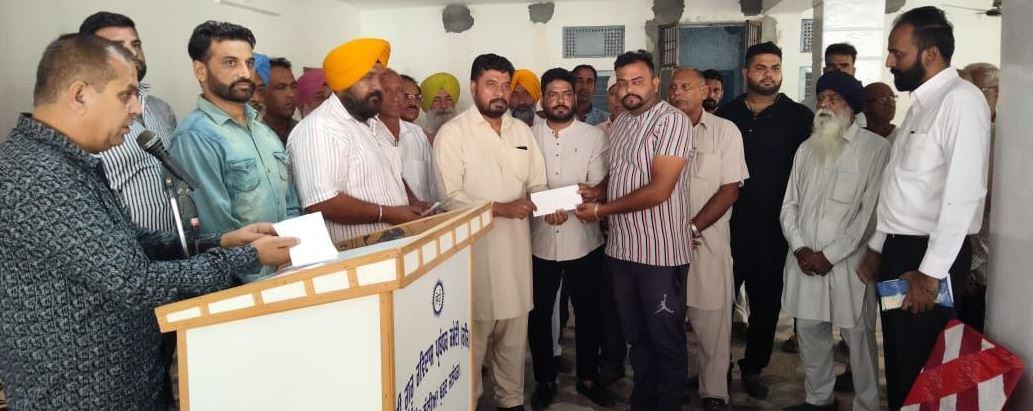 ਬੇਜ਼ਮੀਨੇ ਕਿਸਾਨਾਂ ਤੇ ਖੇਤ ਮਜ਼ਦੂਰਾਂ ਨੂੰ 66 ਲੱਖ ਦੇ ਕਰਜ਼ ਰਾਹਤ ਸਕੀਮ ਦੇ ਚੈੱਕ ਤਕਸੀਮ