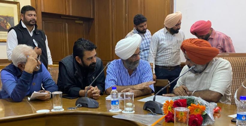 ਕੇਂਦਰੀ ਪੰਜਾਬੀ ਲੇਖਕ ਸਭਾ ਦਾ ਵਫ਼ਦ ਪਰਗਟ ਸਿੰਘ ਨੂੰ ਮਿਲਿਆ