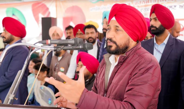 ਕਿਸਾਨਾਂ ਤੇ ਖੇਤ ਕਾਮਿਆਂ ਦੇ ਕਰਜ਼ੇ ਦੀ ਮੁਕੰਮਲ ਮੁਆਫੀ ਲਈ ਸਾਂਝੇ ਤੌਰ ’ਤੇ ਰਾਹ ਤਲਾਸ਼ੇ ਜਾਣ : ਚੰਨੀ