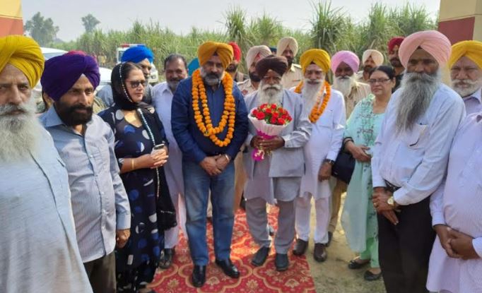 ਵਿਕਾਸ ਕਾਰਜਾਂ ਲਈ ਪੰਚਾਇਤਾਂ ਨੂੰ 1.35 ਕਰੋੜ ਰੁਪਏ ਦੇ ਚੈੱਕ ਵੰਡੇ
