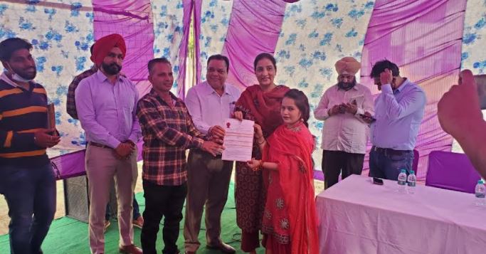 ‘ਬਸੇਰਾ’ ਯੋਜਨਾ ਤਹਿਤ 21 ਲਾਭਪਾਤਰੀਆਂ ਨੂੰ ਜ਼ਮੀਨ ਦੇ ਮਾਲਕਾਨਾਂ ਹੱਕ ਤੇ ਸਰਟੀਫਿਕੇਟ ਪ੍ਰਦਾਨ