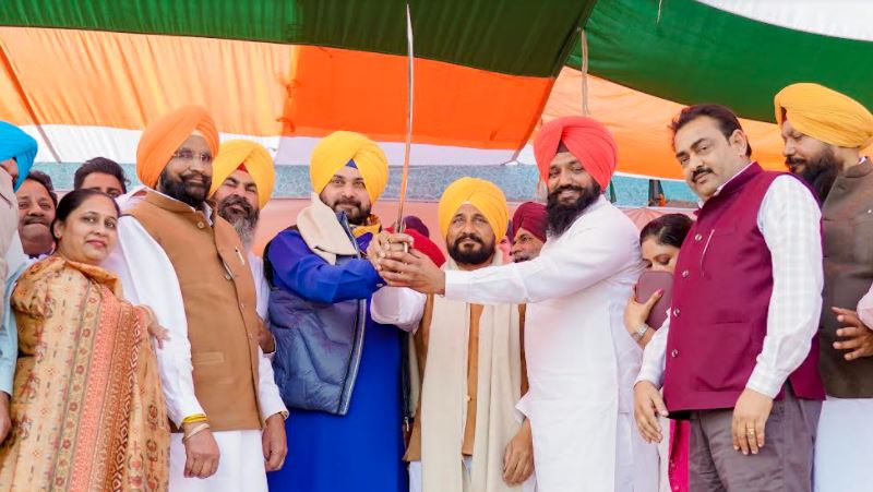 ਬਾਦਲਾਂ ਨੂੰ ਪੰਜਾਬ ਵਿਰੁੱਧ ਕੀਤੇ ਗੁਨਾਹਾਂ ਦੀ ਕੀਮਤ ਚੁਕਾਉਣੀ ਪਵੇਗੀ : ਮੁੱਖ ਮੰਤਰੀ