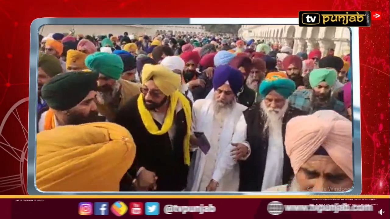 ਸੱਚਖੰਡ ਸ਼੍ਰੀ ਹਰਿਮੰਦਰ ਸਾਹਿਬ ਨਤਮਸਤਕ ਹੋਏ ਕਿਸਾਨ,ਵਾਹਿਗੁਰੂ ਦਾ ਕੀਤਾ ਸ਼ੁਕਰਾਨਾ