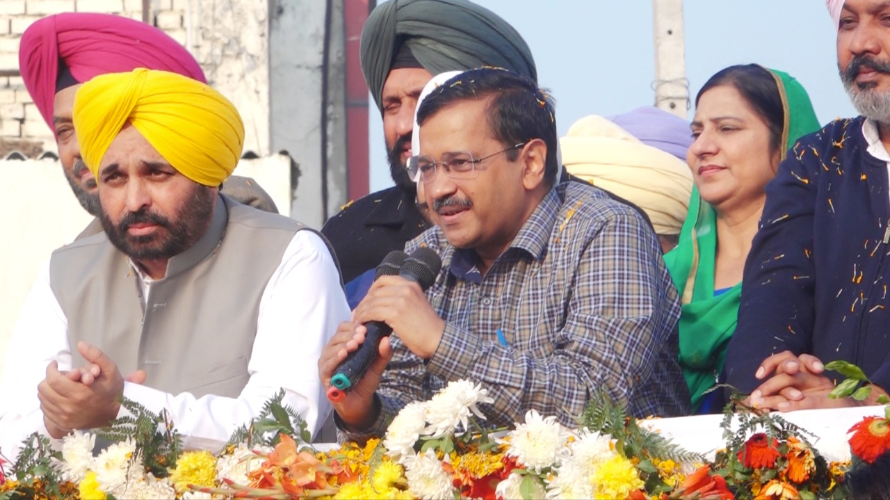 ਐੱਨ.ਆਰ.ਆਈ ਵੀਰਾਂ ਨੂੰ ਸੌਗਾਤ ਦੇ ਗਏ ਕੇਜਰੀਵਾਲ,ਦਿੱਤੀਆਂ ਦੋ ਗਾਰੰਟੀਆਂ