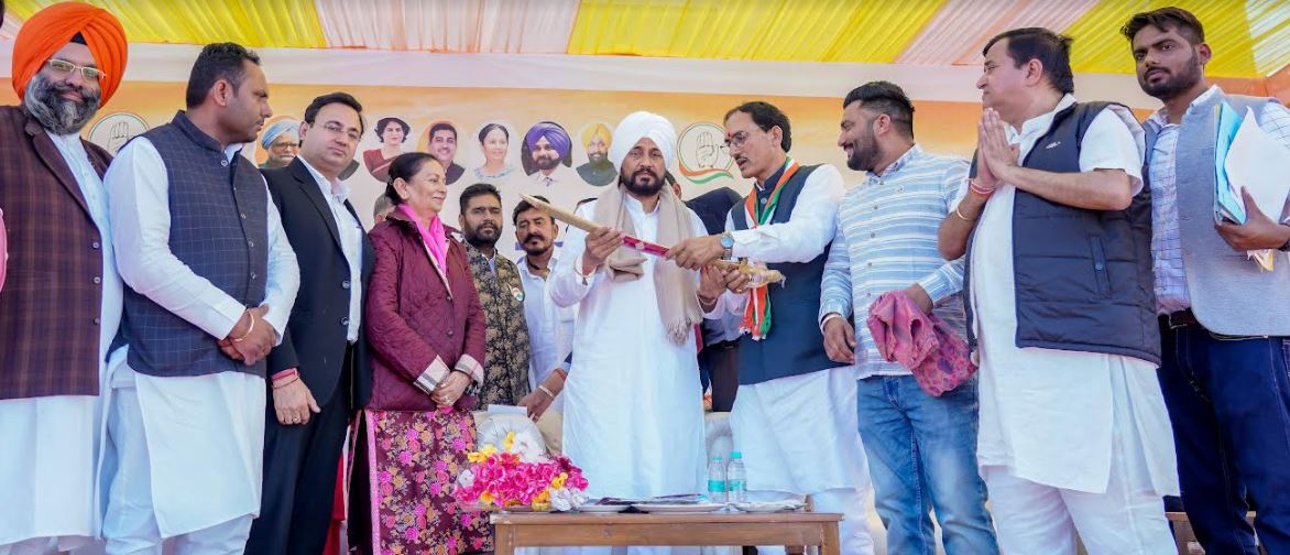 ਬਾਦਲ, ਮੋਦੀ ਤੇ ਕੈਪਟਨ ਪੰਜਾਬ ਦੇ ਲੋਕਾਂ ਦੇ ਹਿੱਤਾਂ ਨੂੰ ਢਾਹ ਲਾਉਣ ਲਈ ਜ਼ਿੰਮੇਵਾਰ : ਚੰਨੀ