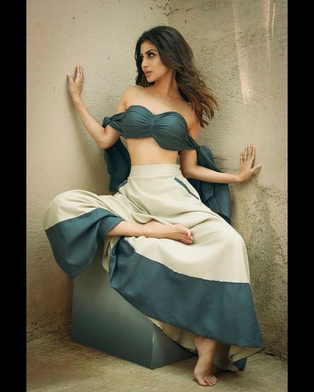 Mouni Roy ਇਸ ਕਾਰਨ ਬੁਰੀ ਤਰ੍ਹਾਂ ਟ੍ਰੋਲ ਹੋ ਗਈ, ਕਿਸੇ ਨੇ ਕਿਹਾ ‘ਸਸਤੀ Kim Kardashian’- VIDEO