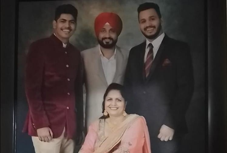 ਸੀ.ਐੱਮ ਚੰਨੀ ਦੇ ਘਰ ਪਹੁੰਚਿਆ ਕੋਰੋਨਾ,ਪਤਨੀ ਤੇ ਬੇਟੇ ਦੀ ਰਿਪੋਰਟ ਪਾਜ਼ੀਟਿਵ