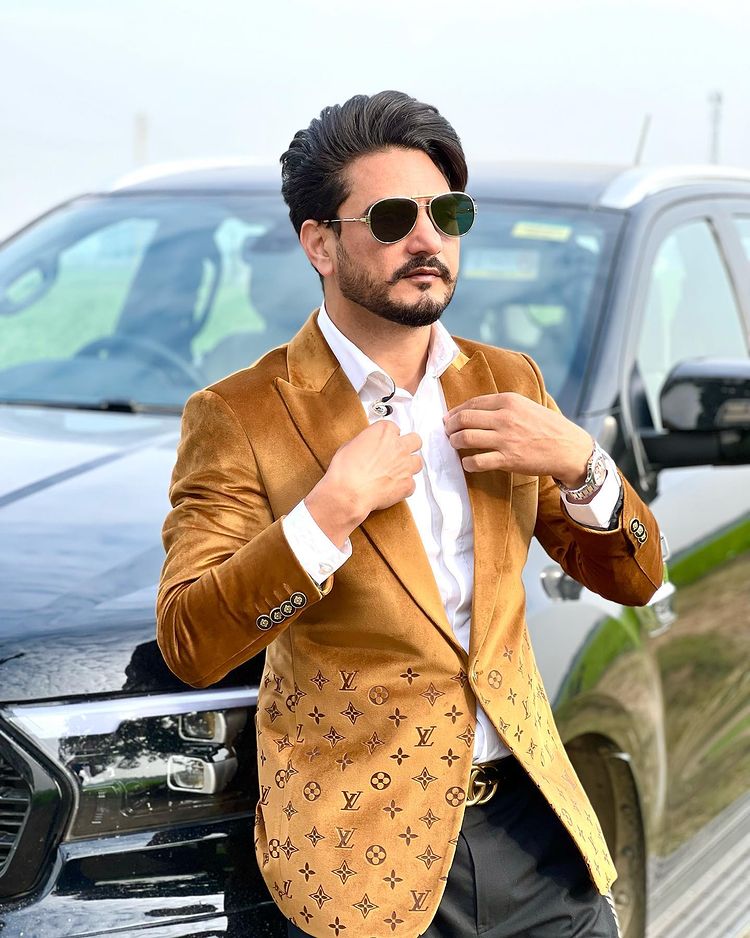 ਕੁਲਵਿੰਦਰ ਬਿੱਲਾ ਨੇ ਪ੍ਰੋਡਕਸ਼ਨ ਹਾਊਸ ਦੀ ਸ਼ੁਰੂਆਤ ਕੀਤੀ। ਆਉਣ ਵਾਲੀ ਫਿਲਮ ਲਈ ਨੀਰੂ ਬਾਜਵਾ ਨਾਲ ਟੀਮ ਬਣਾਈ