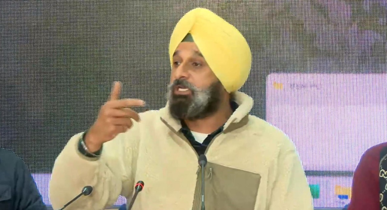 ਮਜੀਠੀਆ ਦੇ ਘਰ ਪੁਲਿਸ ਦੀ ਰੇਡ,ਫਿਰ ਹੋਏ ਗਾਇਬ