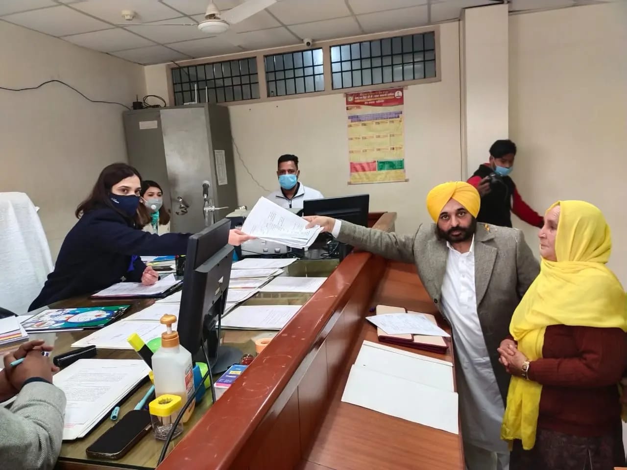 ਭਗਵੰਤ ਮਾਨ ਨੇ ਧੂਰੀ  ਤੋਂ ਭਰਿਆ ਨਾਮਜ਼ਦਗੀ ਪੱਤਰ,ਵਿਰੋਧੀਆਂ ਨੂੰ ਦਿੱਤਾ ਸੁਨੇਹਾ