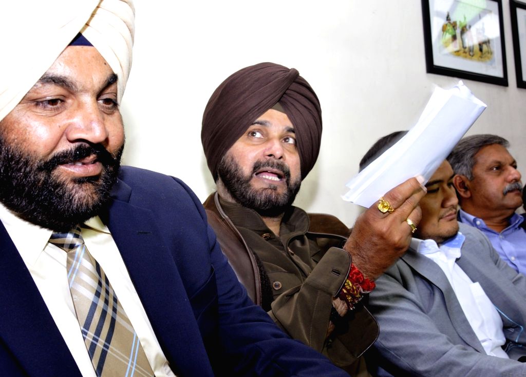 ਨਵਜੋਤ ਸਿੱਧੂ ਤੋਂ ਨਾਰਾਜ਼ ਹਨ ਅੰਮ੍ਰਿਤਸਰ ਈਸਟ ਦੇ ਲੋਕ- ਔਜਲਾ