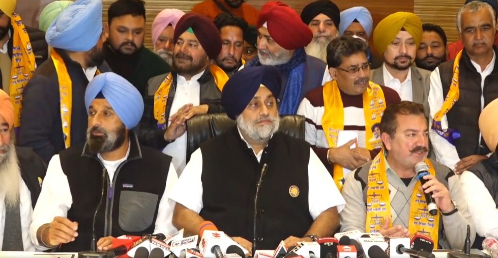 ਸਾਂਸਦ ਡਿੰਪਾ ਦੇ ਭਰਾ ਨੇ ਦਿੱਤਾ ਕਾਂਗਰਸ ਨੂੰ ਝਟਕਾ,ਅਕਾਲੀ ਦਲ ‘ਚ ਹੋਏ ਸ਼ਾਮਿਲ