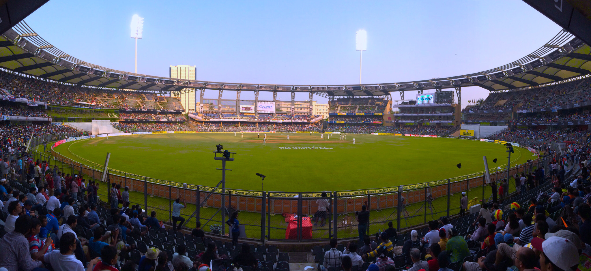 ਜਾਣੋ Wankhede Stadium ‘ਚ ਪਹਿਲਾਂ ਬੱਲੇਬਾਜ਼ੀ ਕਰਨਾ ਕਿੰਨਾ ਫਾਇਦੇਮੰਦ ਹੈ? ਮੌਸਮ ਕਿਵੇਂ ਰਹੇਗਾ