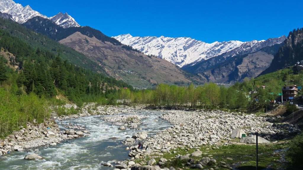 ਹਿਮਾਚਲ ਪ੍ਰਦੇਸ਼ ਦੀਆਂ ਇਹ 3 ਥਾਵਾਂ ਗਰਮੀਆਂ ‘ਚ ਦੂਰ-ਦੂਰ ਤੋਂ ਇੱਥੇ ਆਉਂਦੇ ਹਨ ਸੈਲਾਨੀ