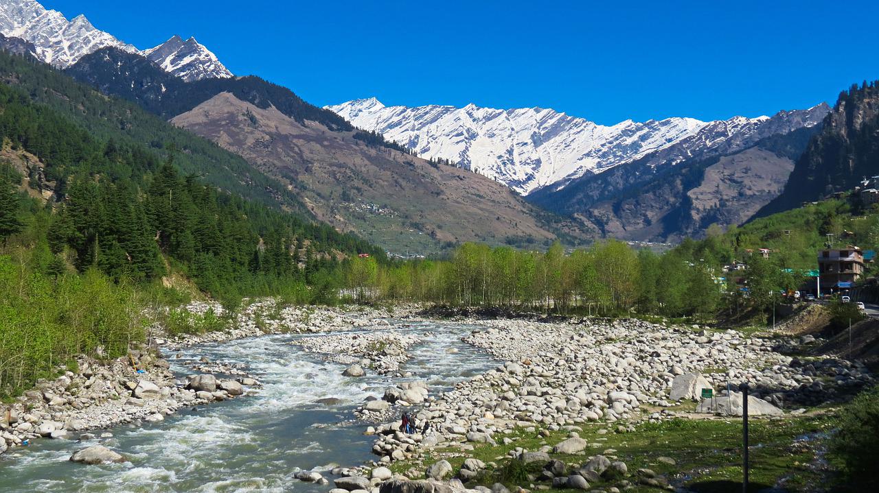 ਹਿਮਾਚਲ ਪ੍ਰਦੇਸ਼ ਦੀਆਂ ਇਹ 3 ਥਾਵਾਂ ਗਰਮੀਆਂ ‘ਚ ਦੂਰ-ਦੂਰ ਤੋਂ ਇੱਥੇ ਆਉਂਦੇ ਹਨ ਸੈਲਾਨੀ