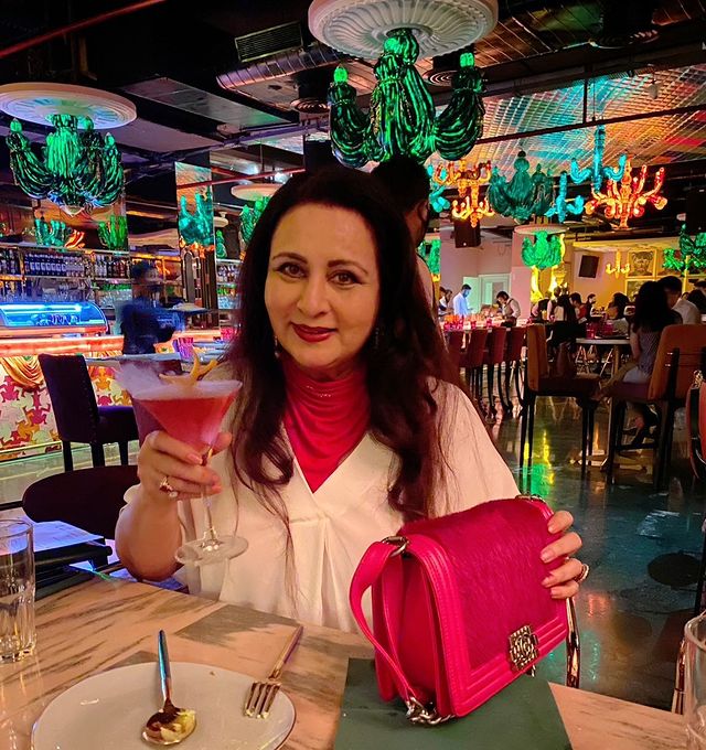 Poonam Dhillon Birthday: ਅਭਿਨੇਤਰੀ ਪੂਨਮ ਢਿੱਲੋਂ 60 ਸਾਲ ਦੀ ਹੋ ਗਈ, ਸ਼ਸ਼ੀ ਕਪੂਰ ਨੇ ਸੈੱਟ ‘ਤੇ ਮਾਰਿਆ ਸੀ ਥੱਪੜ