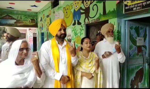 ਸੰਗਰੂਰ ਜ਼ਿਮਨੀ ਚੋਣ ਲਈ ਵੋਟਿੰਗ ਸ਼ੁਰੂ, ਪਹਿਲਾ ਗੇੜ ਰਿਹਾ ‘ਠੰਡਾ’