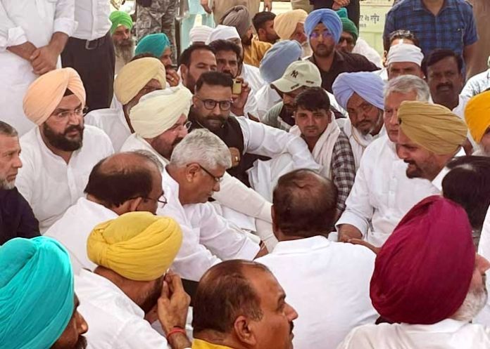 ਮੂਸੇਵਾਲ ਦੇ ਪਰਿਵਾਰ ਨੇ ਅਮਿਤ ਸ਼ਾਹ ਨੂੰ ਲਿਖੀ ਚਿੱਠੀ , ਕੇਂਦਰੀ ਮੰਤਰੀ ਨੇ ਕੀਤੀ ਮੁਲਾਕਾਤ