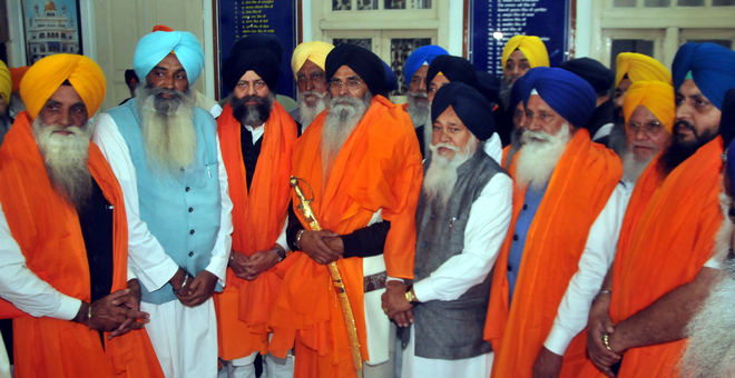ਗੁਰੂ ਘਰਾਂ ‘ਚ ਵੀ.ਆਈ.ਪੀ ਨੂੰ ਨਹੀਂ ਮਿਲੇਗਾ ਸਿਰੋਪਾਓ , ਸ਼੍ਰੌਮਣੀ ਕਮੇਟੀ ਕੀਤਾ ਫੈਸਲਾ