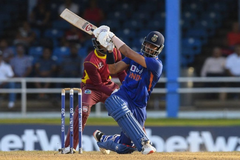Axar Patel ਨੇ ਤੋੜਿਆ MS ਧੋਨੀ ਦਾ 17 ਸਾਲ ਪੁਰਾਣਾ ਰਿਕਾਰਡ, ਇਕ ਪਾਰੀ ‘ਚ ਲਗਾਏ ਸਭ ਤੋਂ ਵੱਧ ਛੱਕੇ