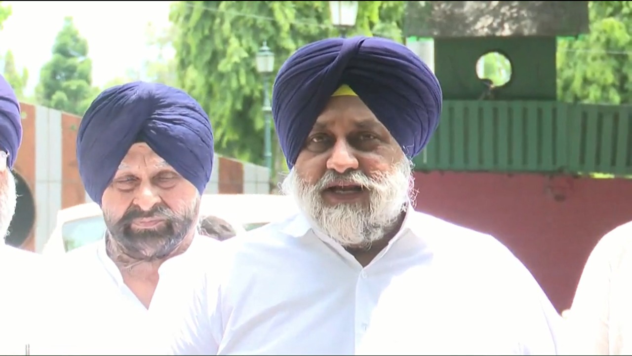 ਹਰ ਅਕਾਲੀ ਦੀ ਗੱਡੀ ‘ਚ ਚੱਲਣਗੇ ਮੂਸੇਵਾਲਾ ਤੇ ਕੰਵਰ ਗਰੇਵਾਲ ਦੇ ਗੀਤ – ਸੁਖਬੀਰ
