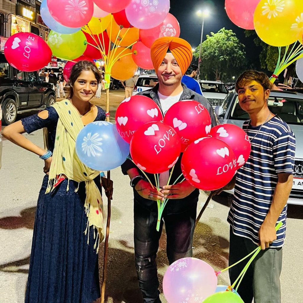 “ਪੈਸਾ ਨੀ ਪਿਆਰ ਚਾਹੀਦਾ” ਇੰਦਰਜੀਤ ਨਿੱਕੂ ਨੇ ਵਿੱਤੀ ਸੰਕਟ ਤੋਂ ਬਾਅਦ ਪਹਿਲੀ ਵਾਰ ਜਨਤਾ ਦੇ ਸਮਰਥਨ ‘ਤੇ ਬੋਲਿਆ