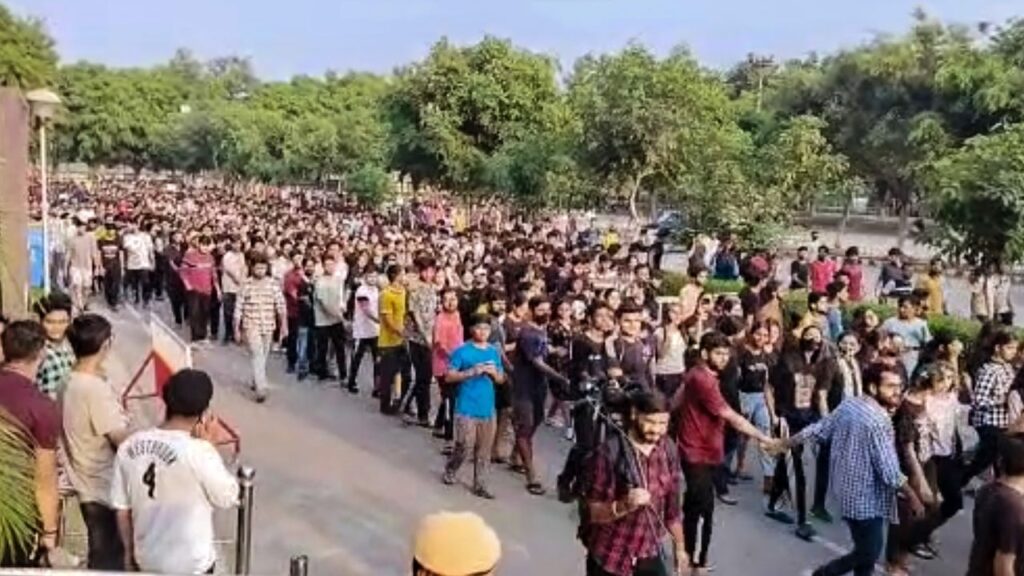 CU Viral Video :ਚੰਡੀਗੜ੍ਹ ਯੂਨੀਵਰਸਿਟੀ ਨੇ ਦੋ ਵਾਰਡਨਾਂ ‘ਤੇ ਕੀਤੀ ਕਾਰਵਾਈ