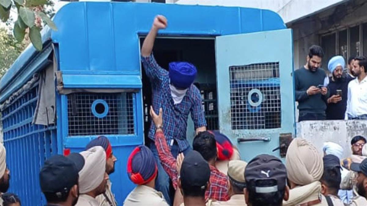 ਸਖ਼ਤ ਸੁਰੱਖਿਆ ਦੌਰਾਨ ਮੁਲਜ਼ਮ ਸੰਦੀਪ ਅਦਾਲਤ ‘ਚ ਪੇਸ਼, ਪੁਲਿਸ ਨੂੰ ਤਿੰਨ ਦਿਨ ਦਾ ਰਿਮਾਂਡ