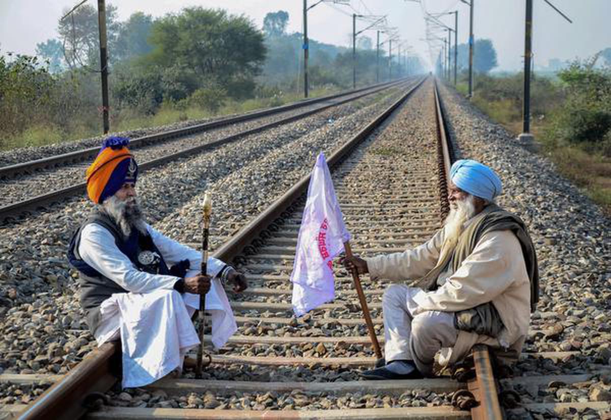 24 ਨਵੰਬਰ ਨੂੰ ਰੇਲ ਟ੍ਰੈਕ ਜਾਮ ਕਰਣਗੇ ਕਿਸਾਨਾਂ, ਸਰਕਾਰਾਂ ਨੂੰ ਫਿਰ ਦਿੱਤੀ ਚੁਣੌਤੀ