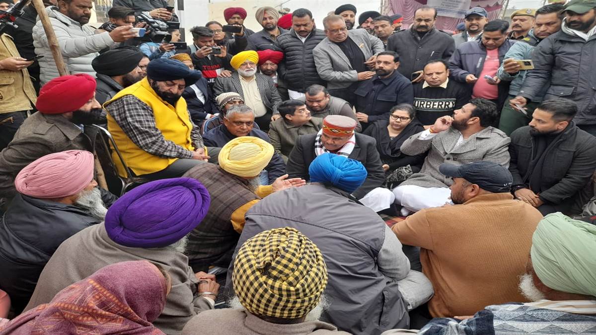 ਲਤੀਫਪੁਰਾ ਪਹੁੰਚੇ ਐਸਸੀ ਕਮਿਸ਼ਨ ਦੇ ਚੇਅਰਮੈਨ ਵਿਜੈ ਸਾਂਪਲਾ, ਇਨਸਾਫ਼ ਦਿਵਾਉਣ ਦਾ ਕੀਤਾ ਵਾਅਦਾ