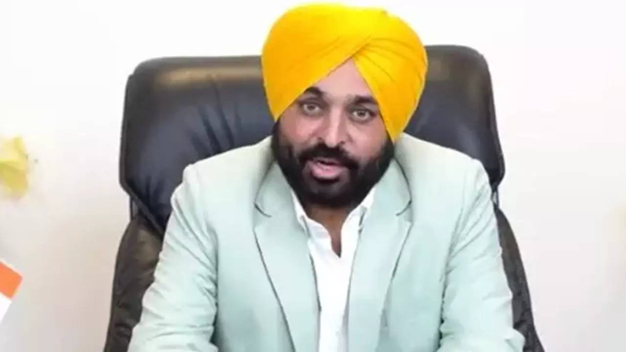 ਭ੍ਰਿਸ਼ਟਾਚਾਰ ‘ਤੇ ਵਾਰ : ਵਜੀਫਾ ਘੁਟਾਲੇ ‘ਚ ਸੀ.ਐੱਮ ਮਾਨ ਨੇ ਨੱਪੇ 6 ਅਫਸਰ