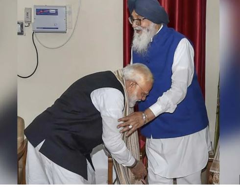 ਸਿਆਸੀ ਗੁਰੂ ਸਰਦਾਰ ਬਾਦਲ ਦੇ ਅੰਤਿਮ ਦਰਸ਼ਨਾਂ ਲਈ ਚੰਡੀਗੜ੍ਹ ਪਹੁੰਚਣਗੇ ਪੀ.ਐੱਮ ਮੋਦੀ