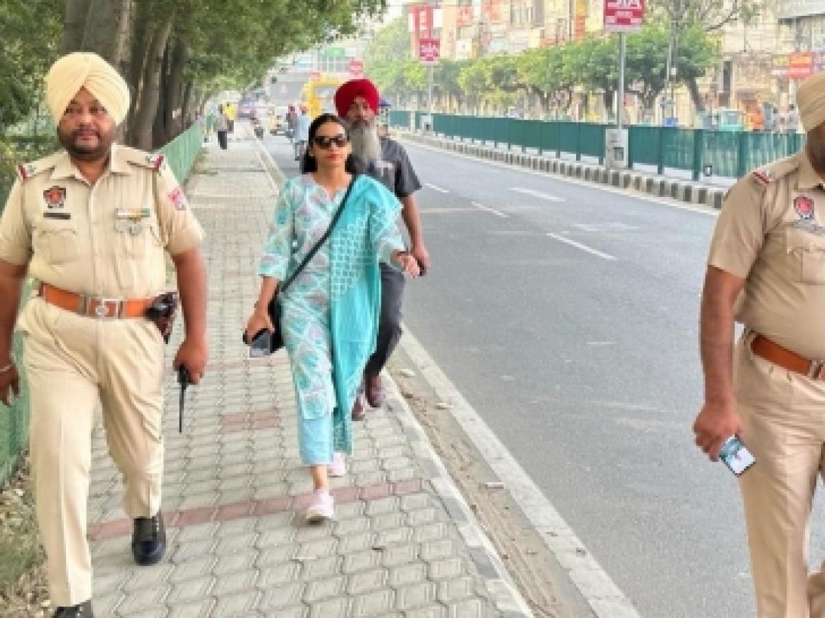 ਜਦੋਂ ਗਨਮੈਨ ਸਮੇਤ ਪੈਦਲ ਚੱਲ ਦਫਤਰ ਪੁੱਜੀ ਪਟਿਆਲਾ ਦੀ ਡੀ.ਸੀ