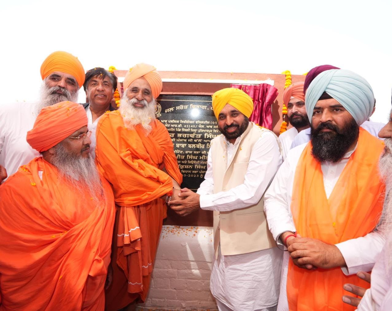ਲੋਕਾਂ ਦੀ ਲੰਬੇ ਸਮੇਂ ਤੋਂ ਪਾਣੀ ਦੀ ਮੰਗ ਹੋਈ ਪੂਰੀ, CM ਮਾਨ ਨੇ ਗੜ੍ਹਸ਼ੰਕਰ ਵਿੱਚ ਚਿੱਟੀ ਵੇਈ ਪ੍ਰੋਜੈਕਟ ਦਾ ਰੱਖਿਆ ਨੀਂਹ ਪੱਥਰ