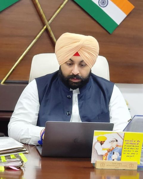 ਗੈਸ ਲੀਕ ਦੀ ਘਟਨਾ ਤੋਂ ਬਾਅਦ ਸਿੱਖਿਆ ਮੰਤਰੀ ਦਾ ਟਵੀਟ, ਲਿਖਿਆ ਇਹ