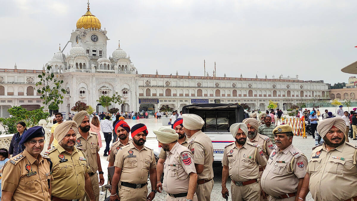 ਅੰਮ੍ਰਿਤਸਰ ‘ਚ ਹਾਈ ਅਲਰਟ, ਚੱਪੇ ਚੱਪੇ ‘ਤੇ ਪੁਲਸ ਤੈਨਾਤ