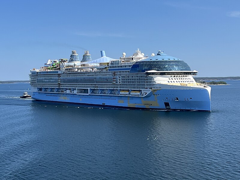 ਇਹ ਹੈ ਦੁਨੀਆ ਦਾ ਸਭ ਤੋਂ ਲੰਬਾ  Cruise, Titanic ਤੋਂ 5 ਗੁਣਾ ਵੱਡਾ, ਇਸ ਵਿੱਚ ਹਨ 7 Swimming Pools